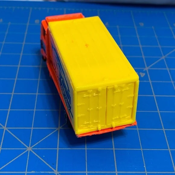 Vintage Matchbox 1981 Volvo 1:90 diecast model - Picture 3 of 5